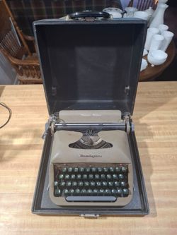 Remington Travel-Riter Portable Typewriter with Case