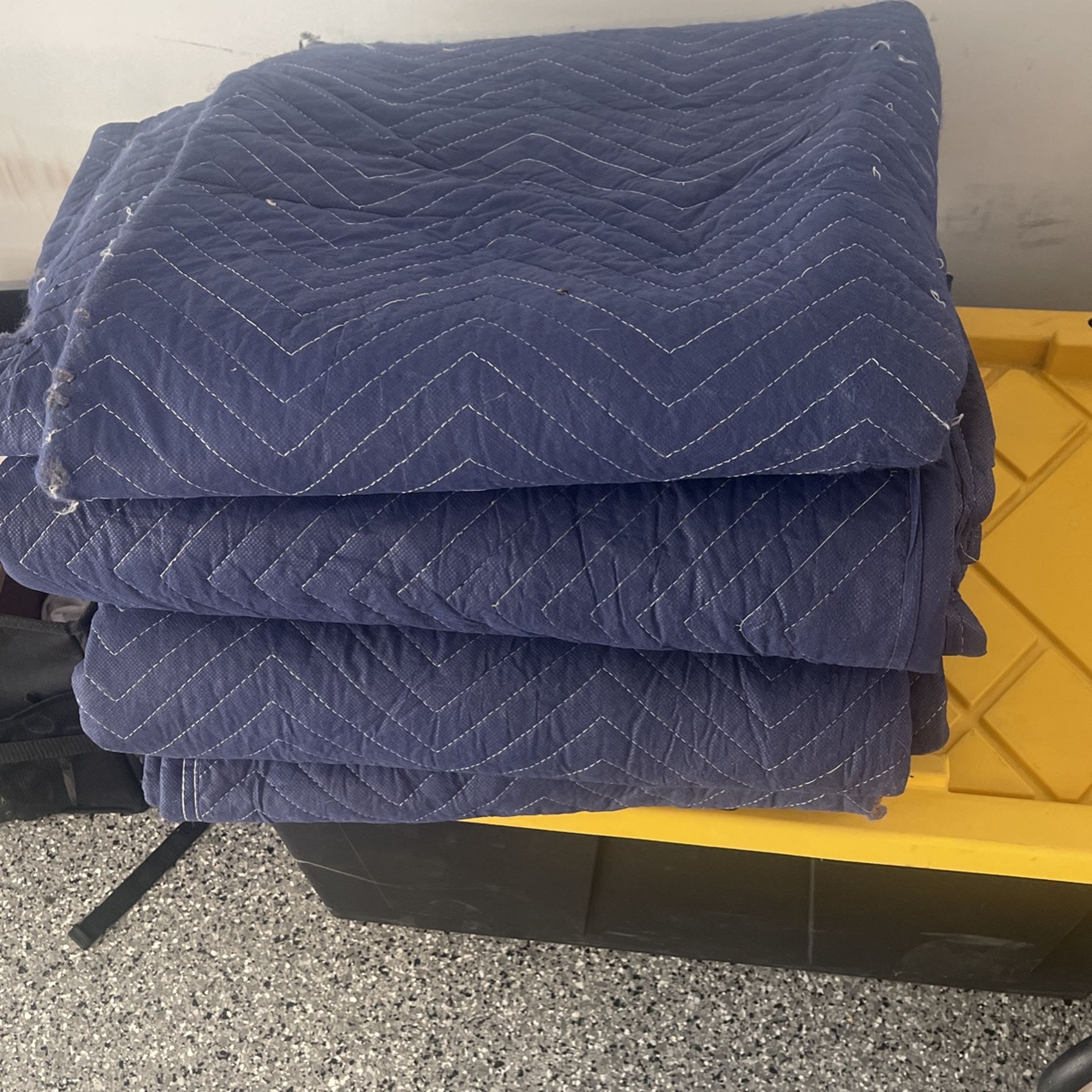 Moving Blanket 5$ Each