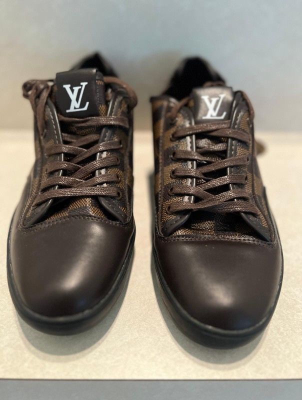 Louis Vuitton AA sneakers