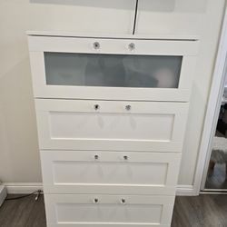 Dresser  4 drawers