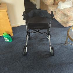 Transport rollator/transport chair