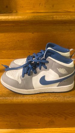 Unisex kids Nikes size 3