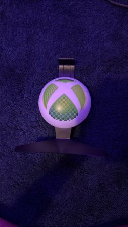 Xbox headset stand glow up