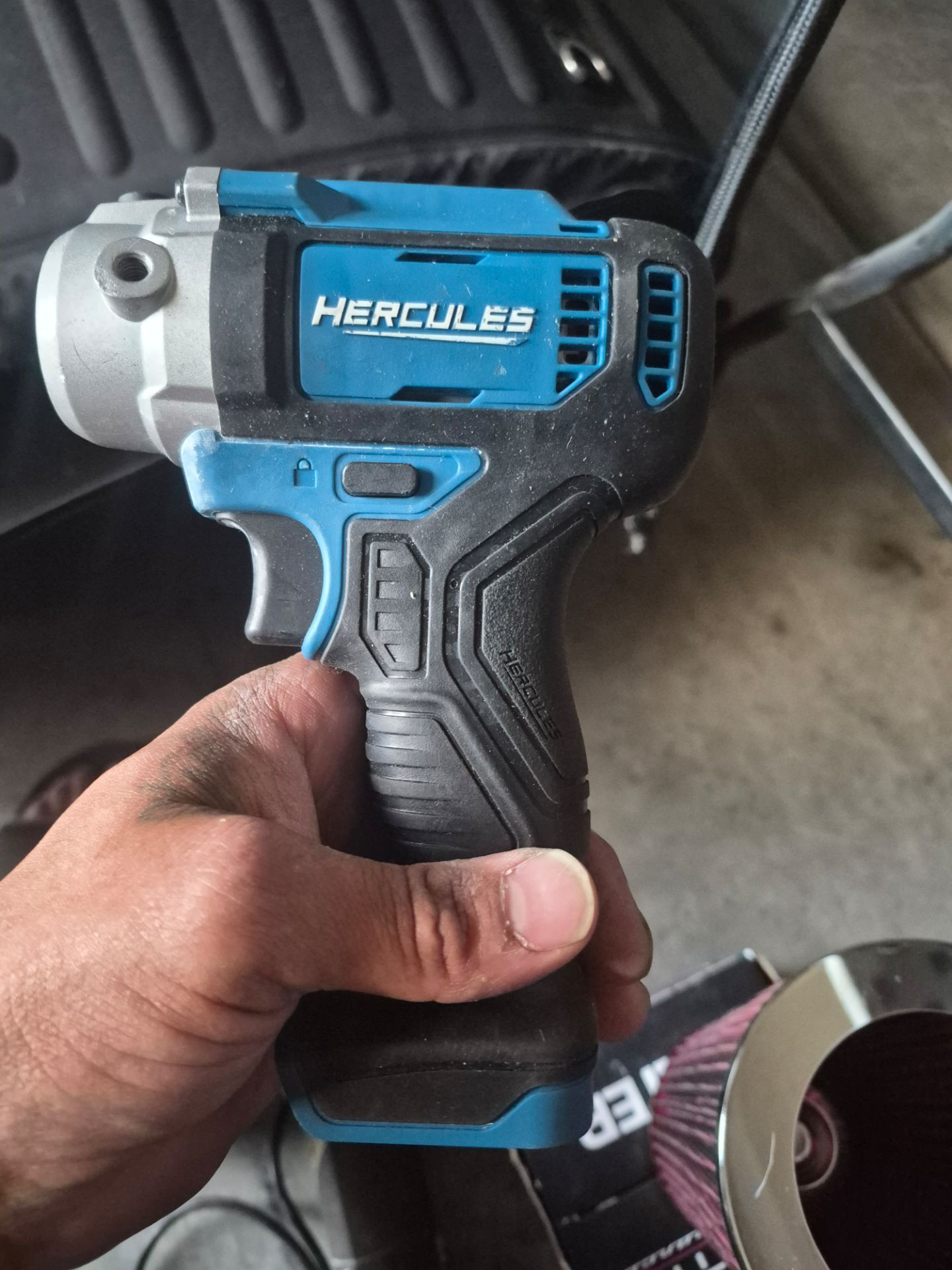 Detailing buffer with pads