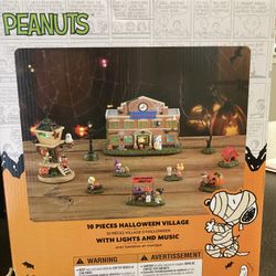 Peanuts 10 Piece Halloween village With Lights And Music