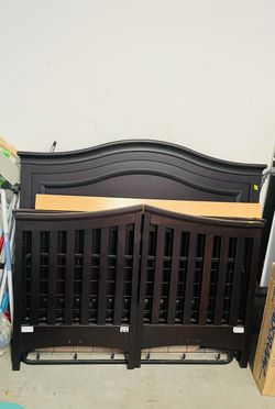Like New extremely gorgeous Silva End Crib With Like New Mattress ( almost half  off what I paid)