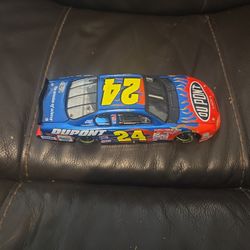 Jeff Gordon #24 DuPont Monte Carlo diecast car Collectible 
