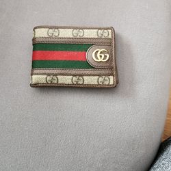 Gucci wallet 125.00 obo
