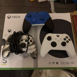 Xbox One Series S And 3 Controllers 