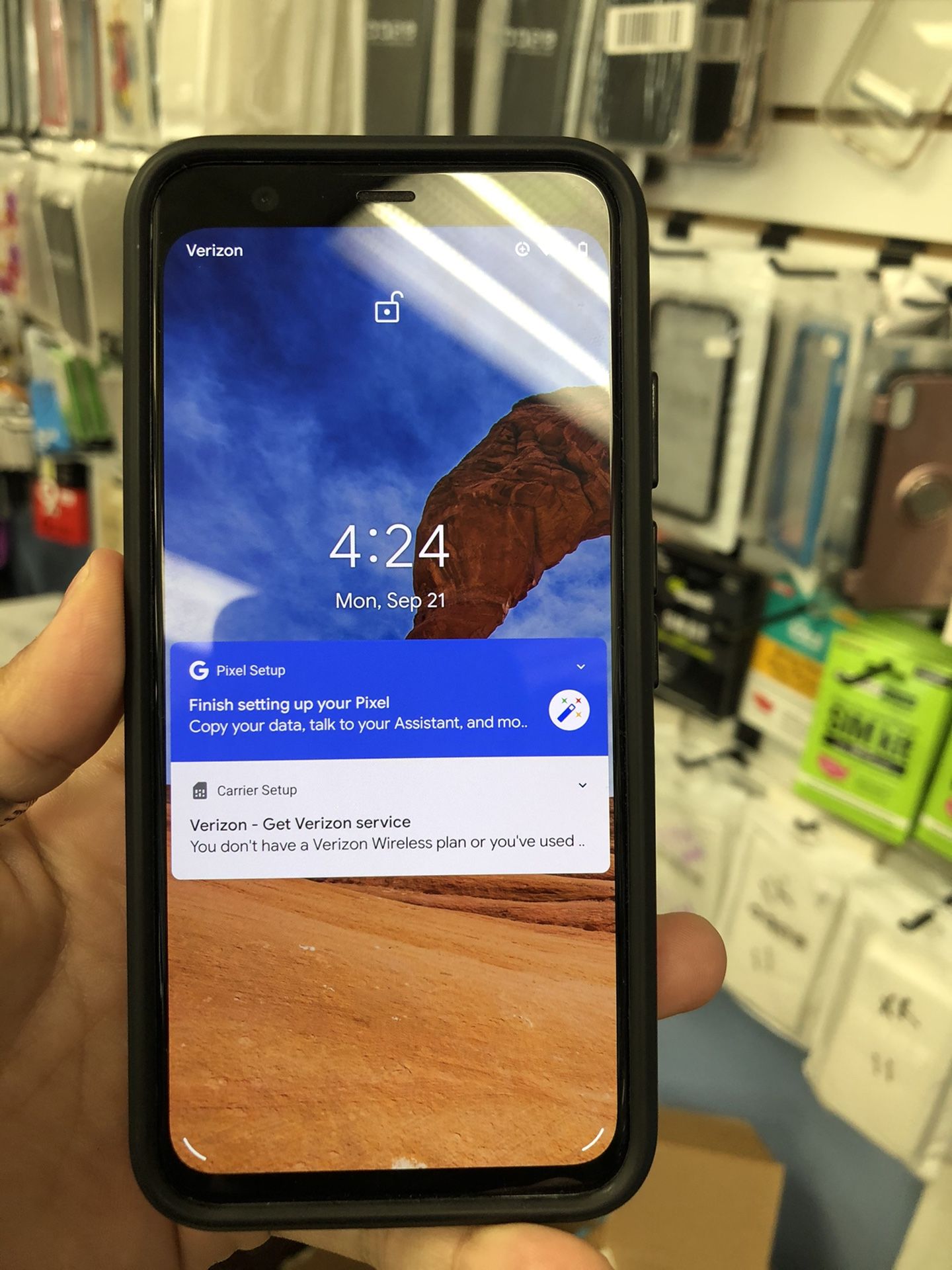 Factory Unlocked Google pixel 4 excellent condition, with store warranty
