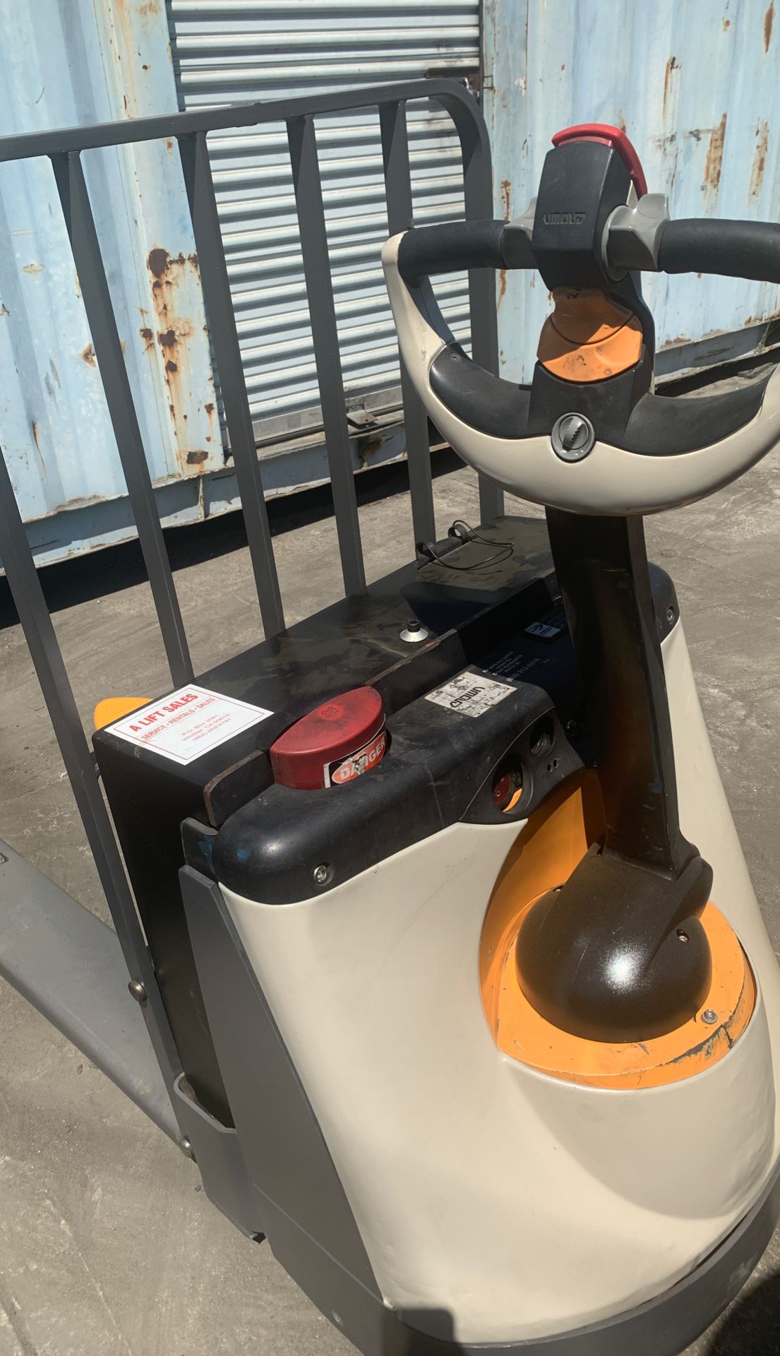 Crown electric pallet jack for Sale in Lynwood, CA OfferUp