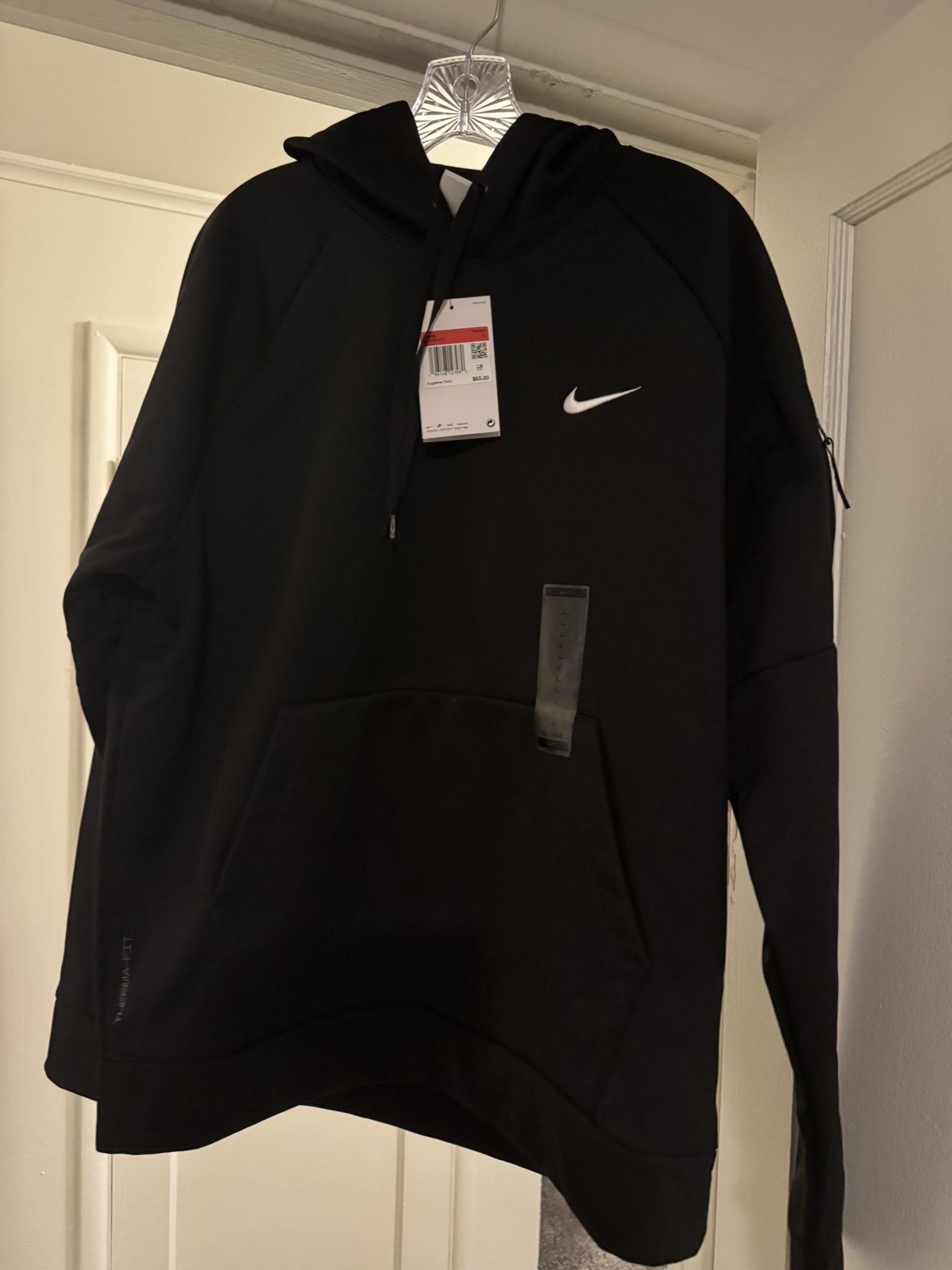 BRAND NEW Nike Sweatshirt Hoodie W/tags. Large.