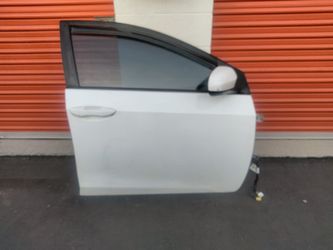 2016-2019 Toyota Corolla door (front right side) OEM.