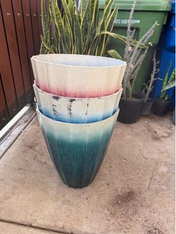 Plastic pot