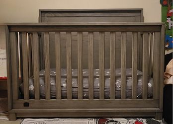 Kid's 6-in-1 Crib And Dresser Set
