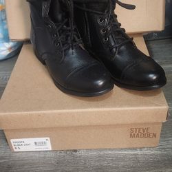 Steve Madden Troopa Black Leather Boot, NIB 8.5 Women's