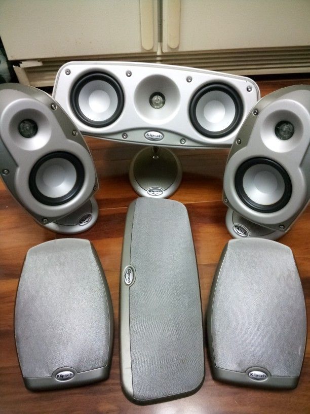 Pair of Klipsch RSX-4 (silver) Bookshelf Speakers+ RCX-4 center channel speaker!