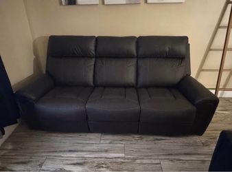 Leather Reclining Loveseat & Reclining Chair