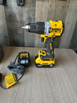 Dewalt hammer drill with battery and charger