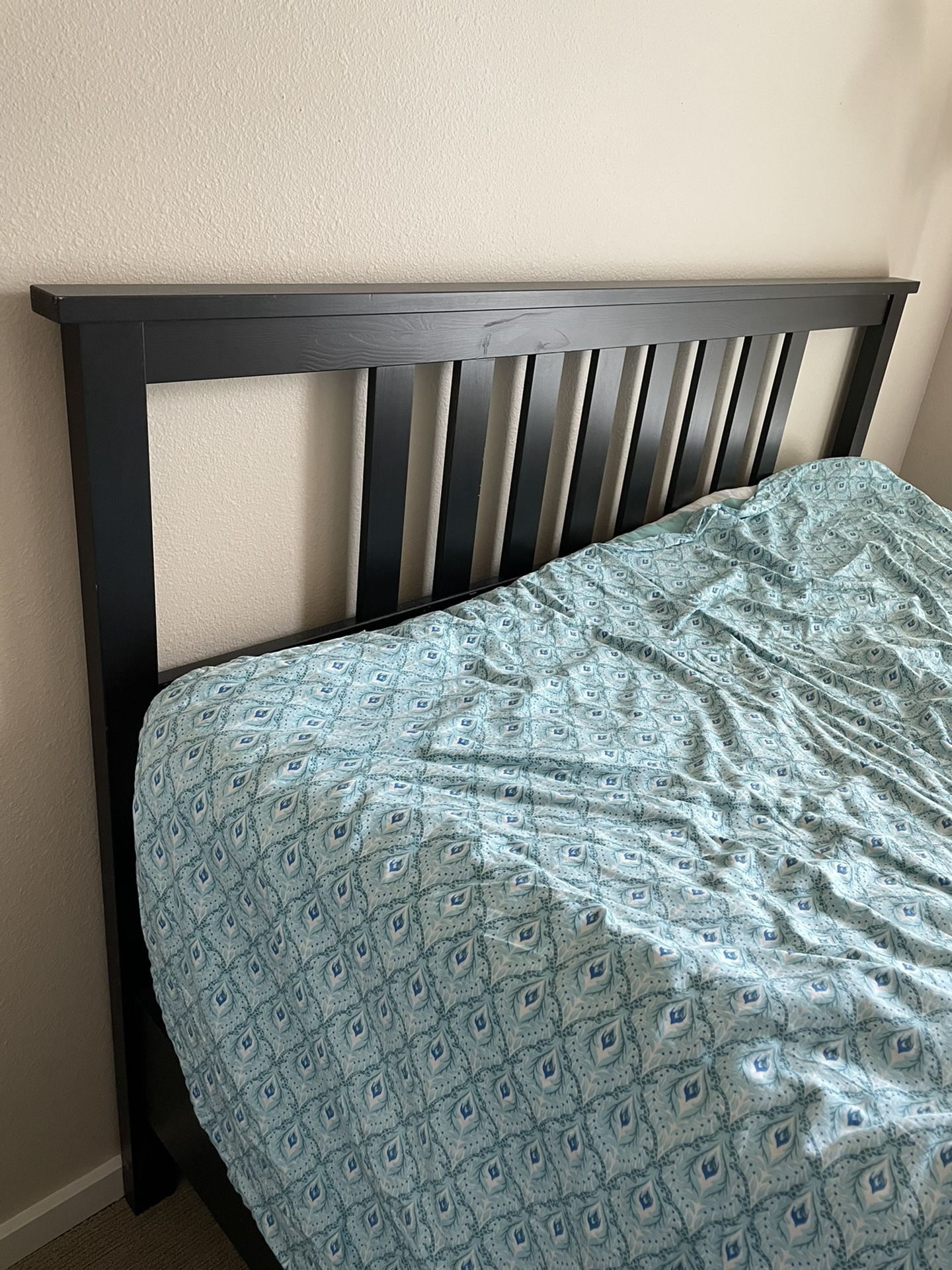 Wood Queen Size Bed Frame +springbox+mattress 