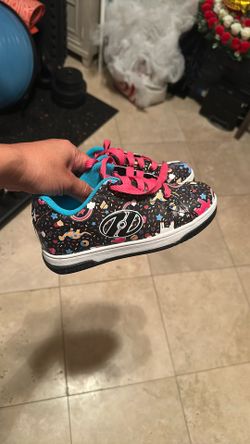 Girl HEELYS size 2