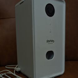 Faroro Pet Cam With Dispenser 