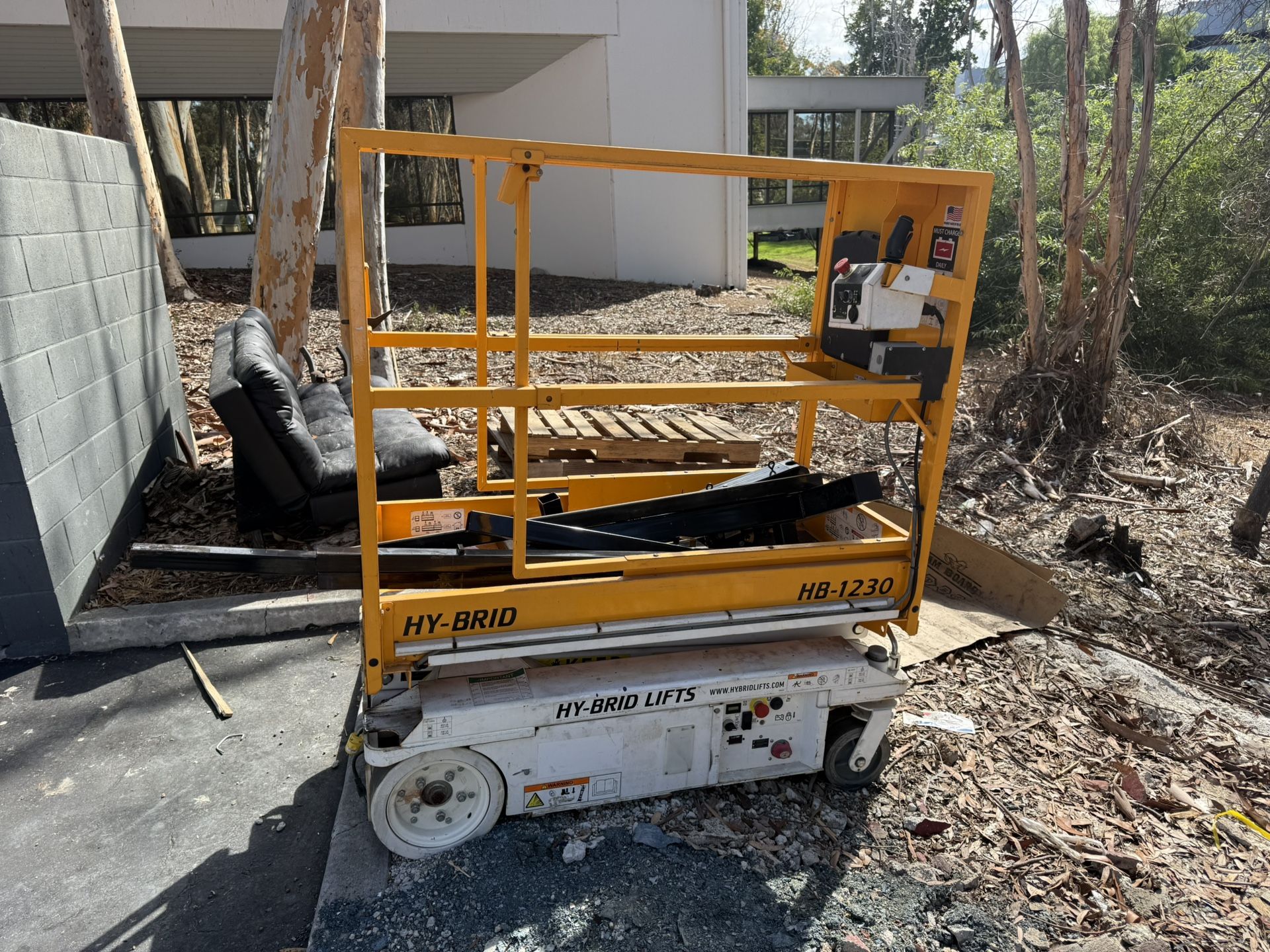 Scissor lift