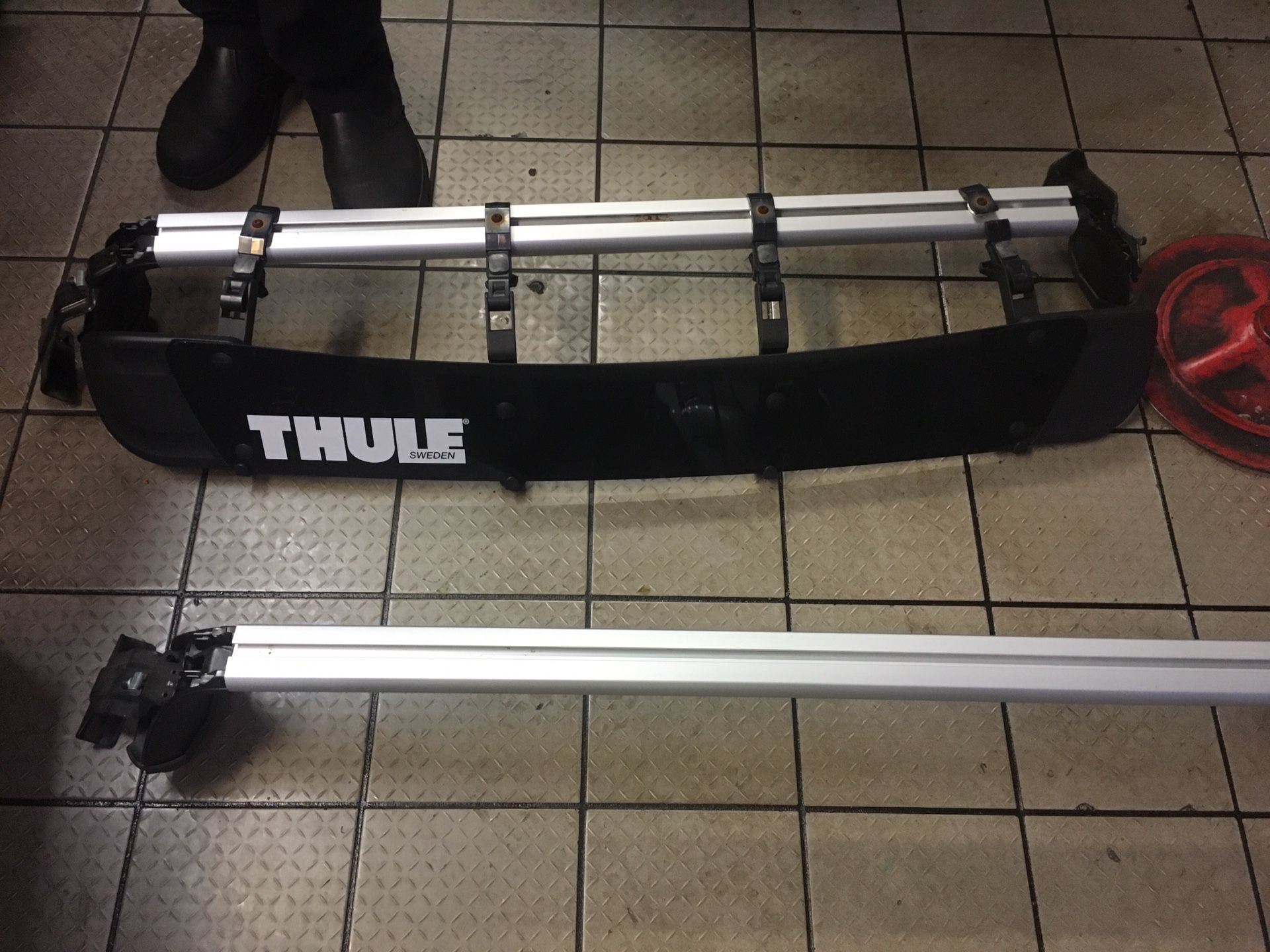 2015 gti roof rack with Thule Sweden deflector