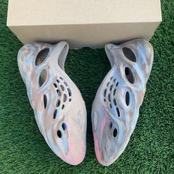 USED Yeezy Foam Runner MX Sand Grey Size 9 OG BOX