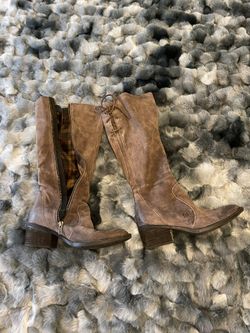 Born Grayish-brown Boots 8.5