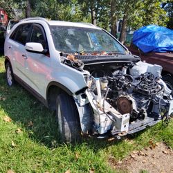 2013 Kia Sorento Parts Car 
