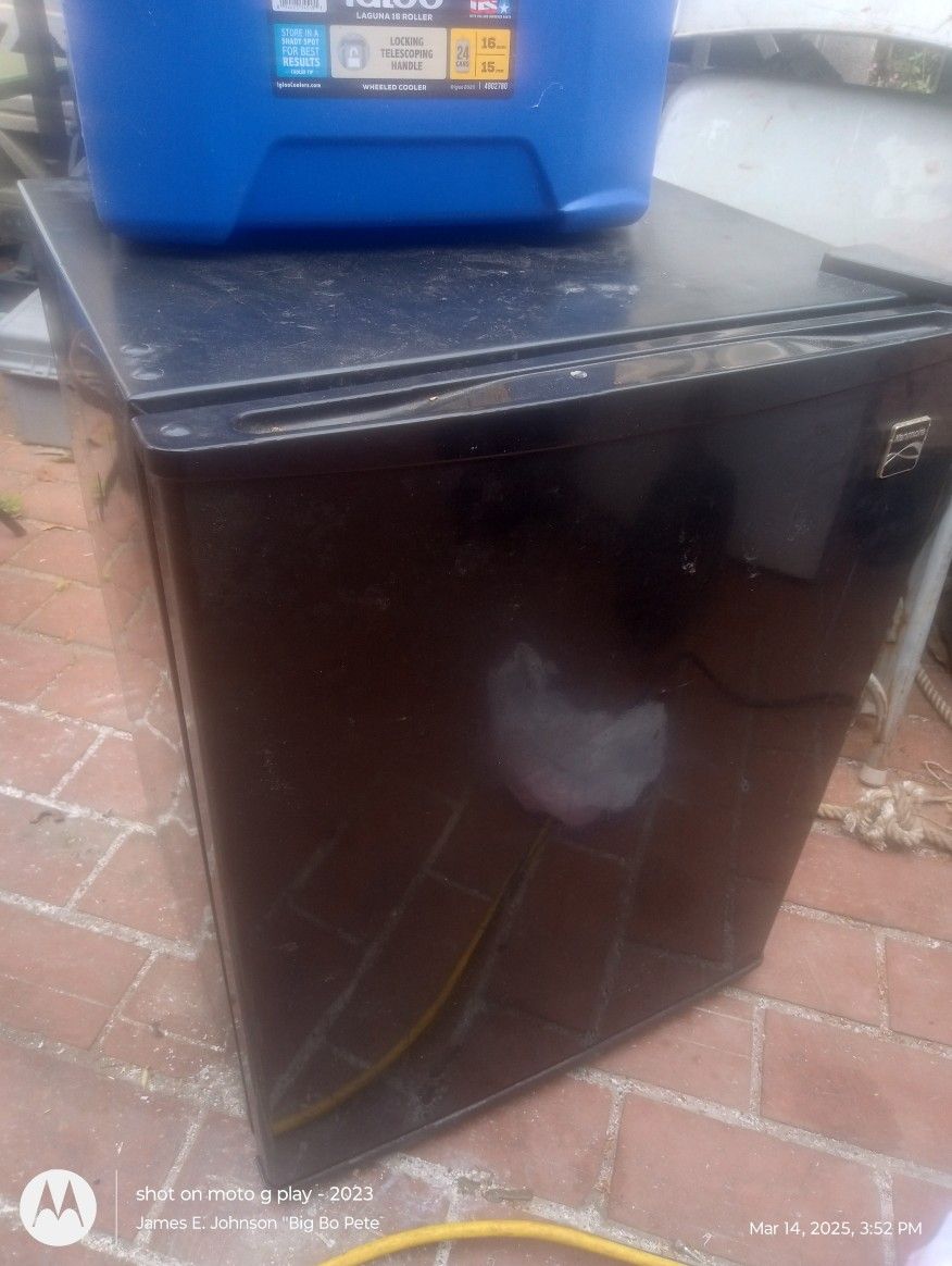 Compact Refrigerator