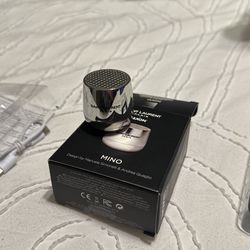 Saint Laurent Speaker