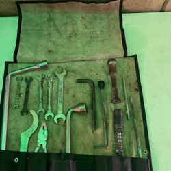 Porsche 911 Tool Kit 75 Throu 83 Good. Condition, Black And Color.