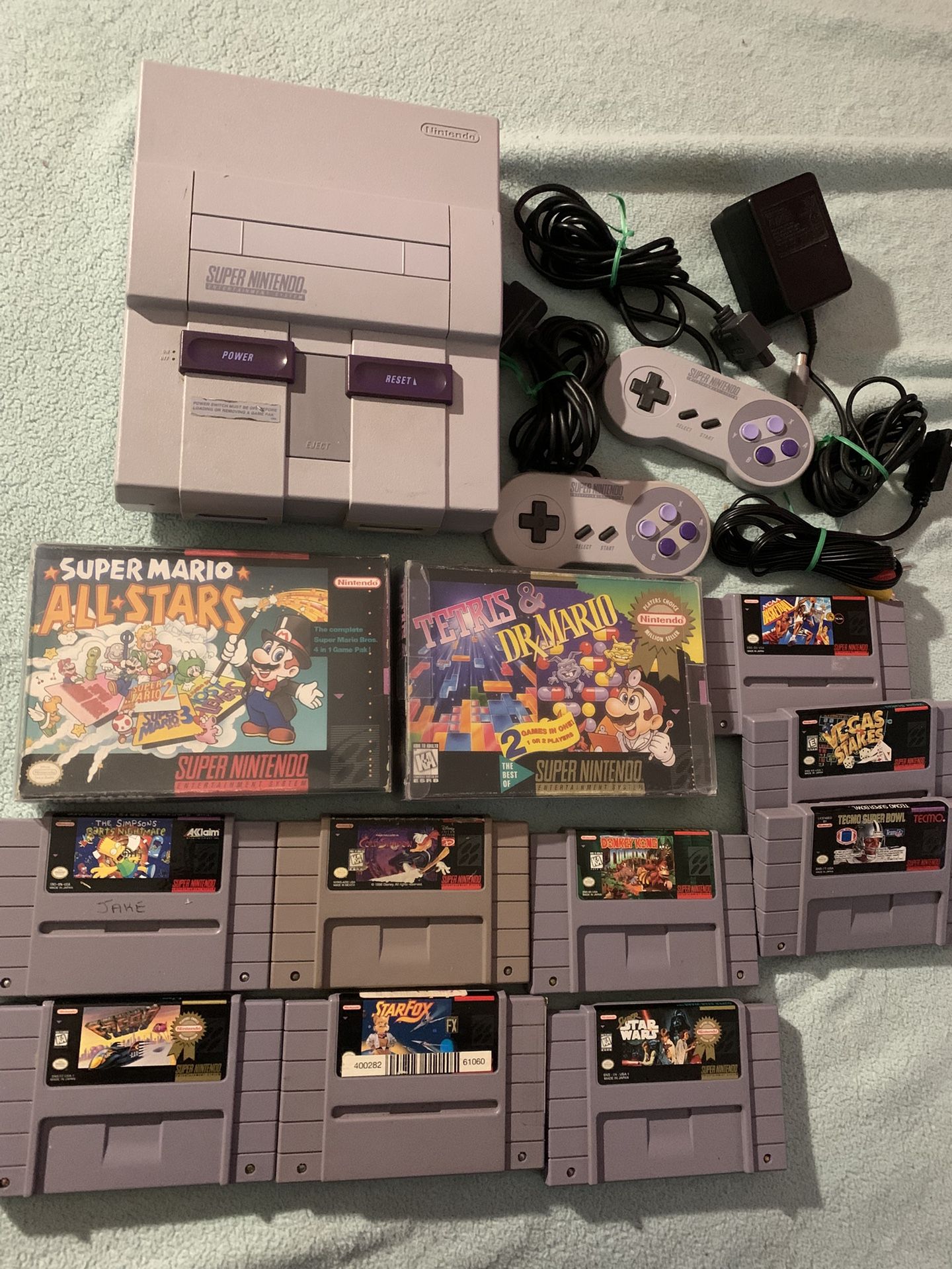 SUPER NINTENDO with 11 GAMES 