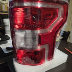 F- 150 Right Tail Light With Bulb 