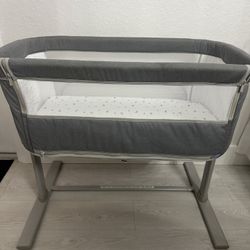 Baby Bassinet Like New