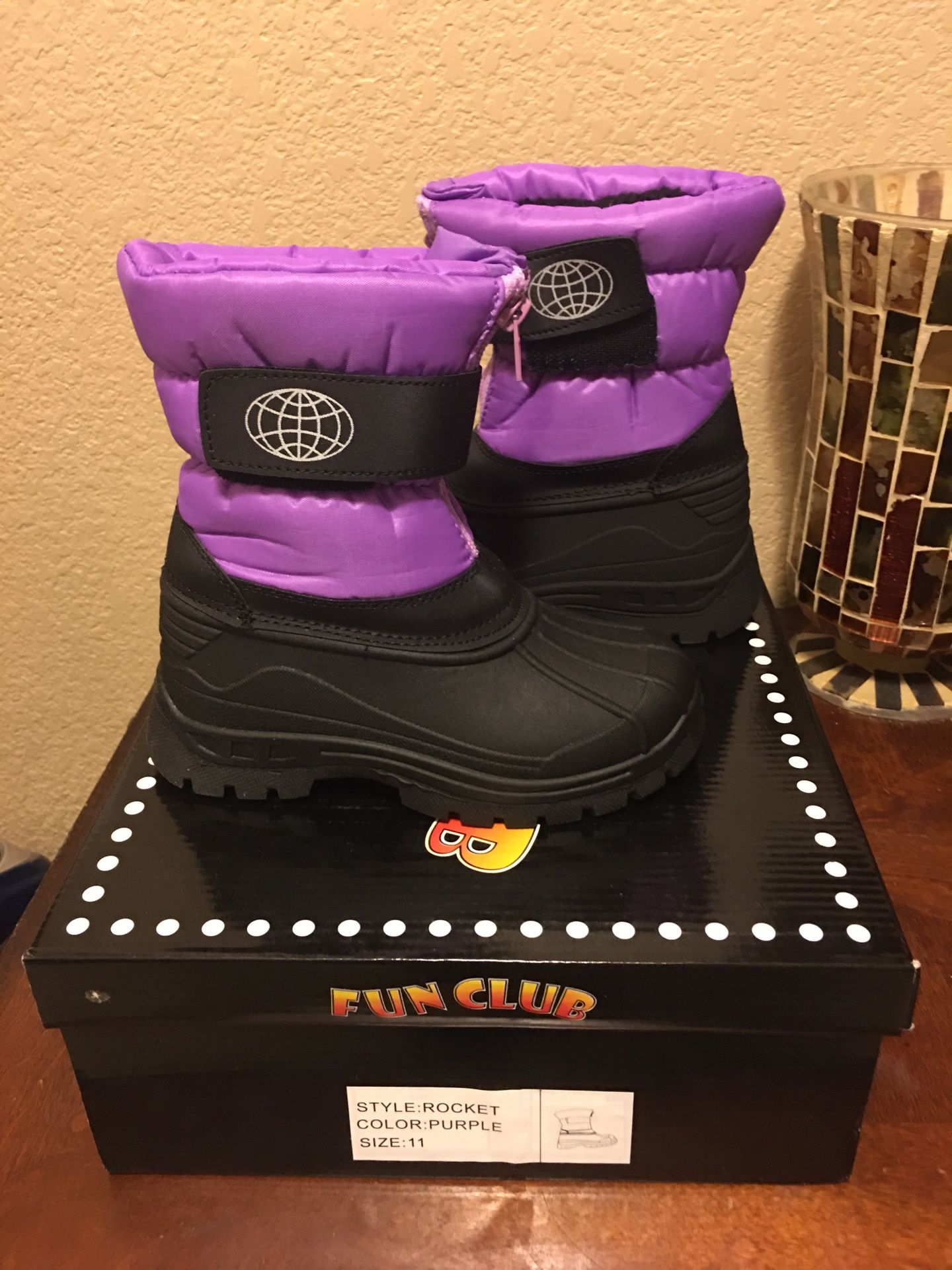 Girls snow boots size 11c