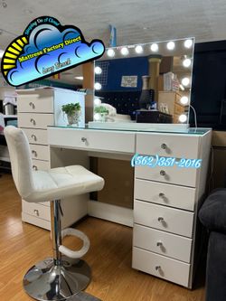 White vanity Diamond knobs desk with mirror new espejo
