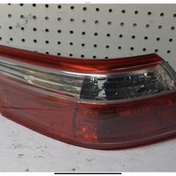 2007 2009 TOYOTA CAMRY LEFT SIDE TAIL LIGHT OEM