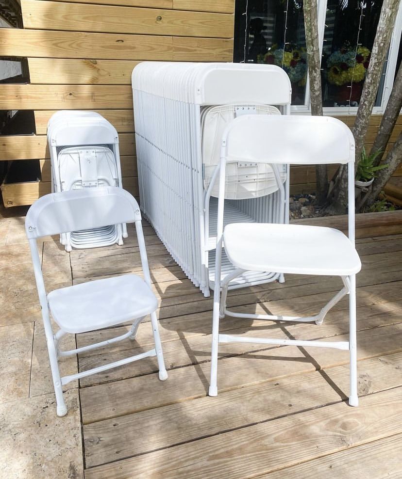 Folding Chairs/ Sillas De Fiesta