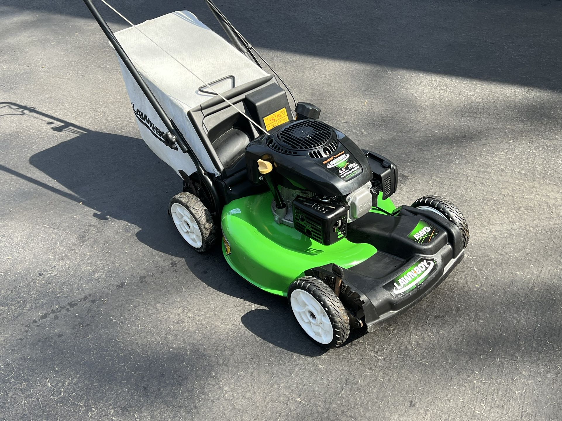 21 Inch LawnBoy AWD Self Propelled Mower for Sale in Huntington