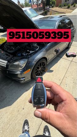 Car keys/llaves de autos/key fobs