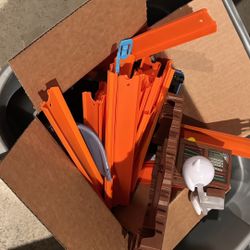 Hot Wheels Track And Cars