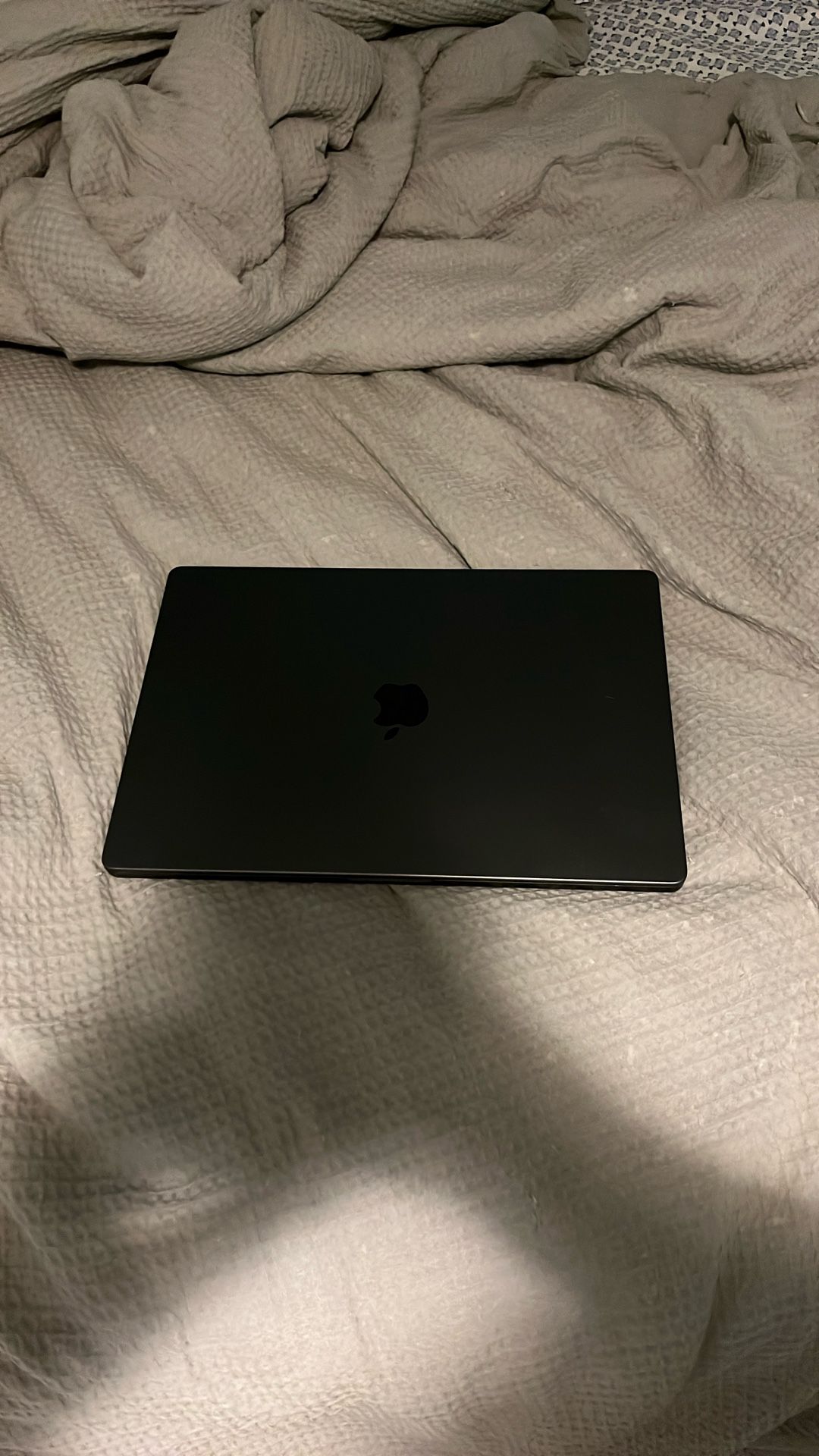 Apple MacBook Pro 16in Display Space Black 2024