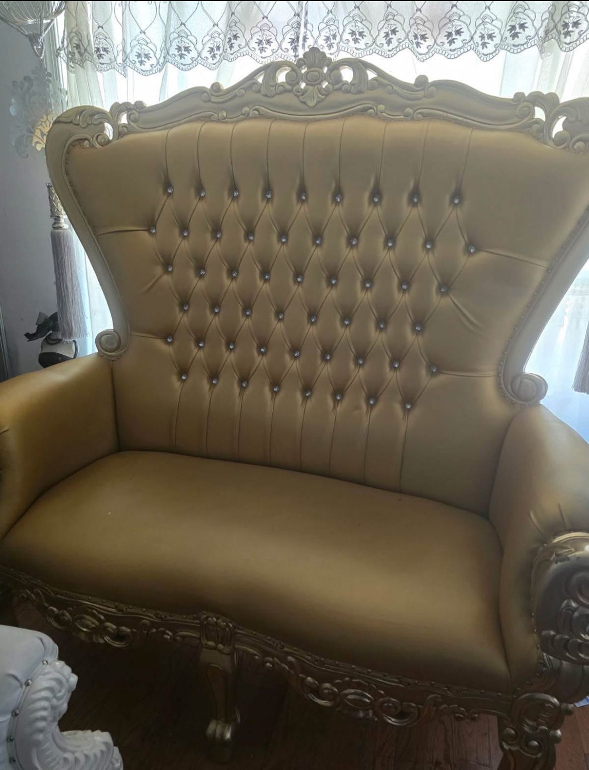 Throne Chair