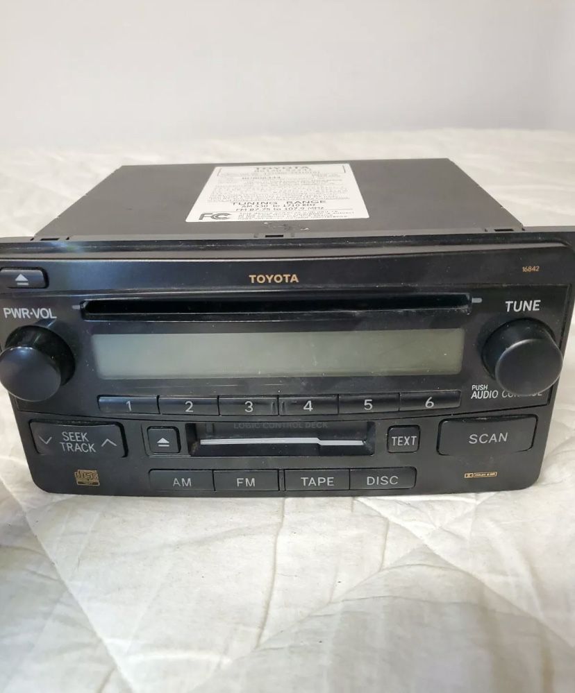 Toyota Highlander 2004-2007 Car Radio CD Cassette 