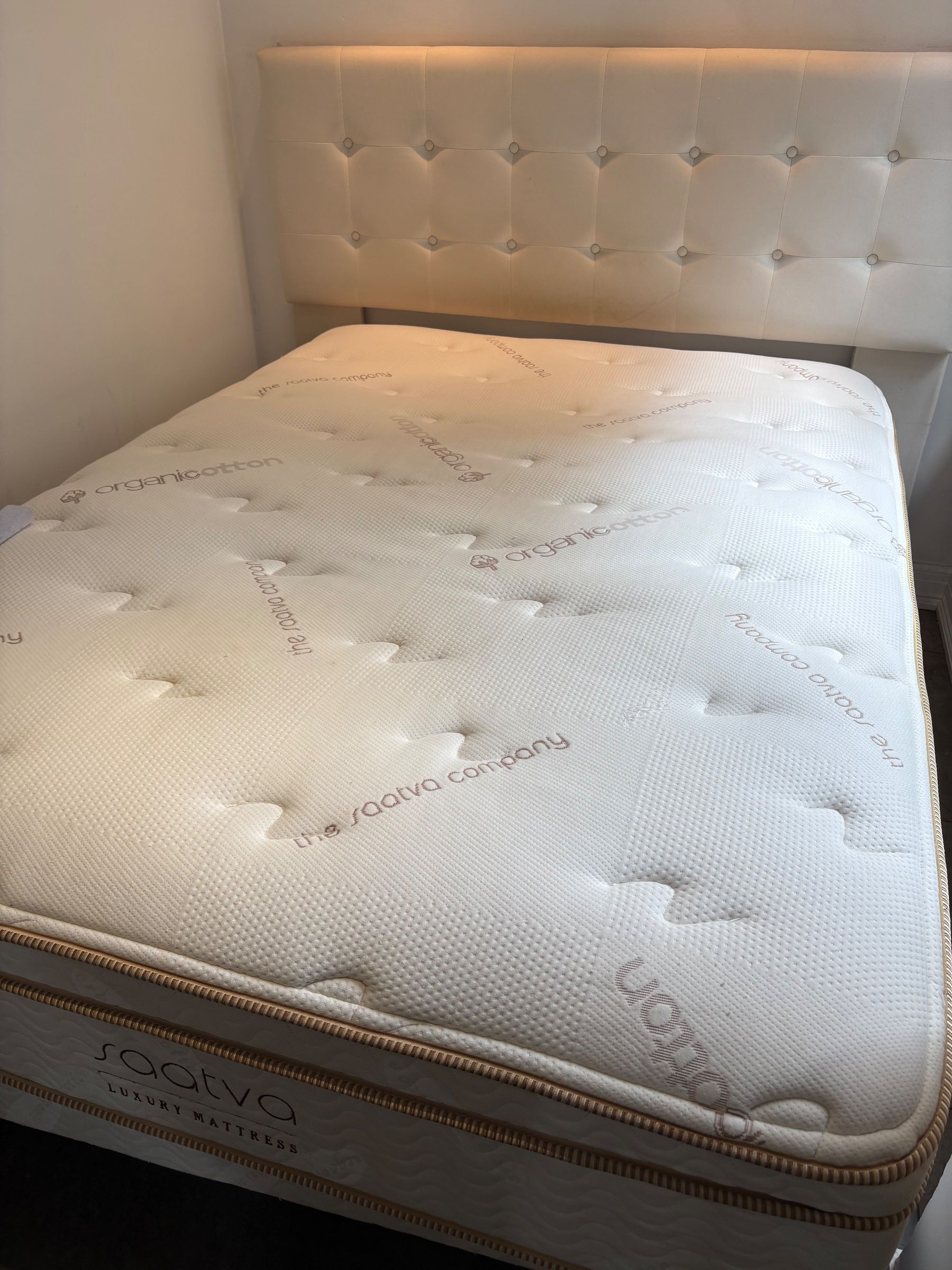 Saatva Classic Full-Size Mattress – Good Condition, Medium Firmness - New York, NY