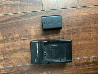Sony NP-FW50 Camera Battery + charger
