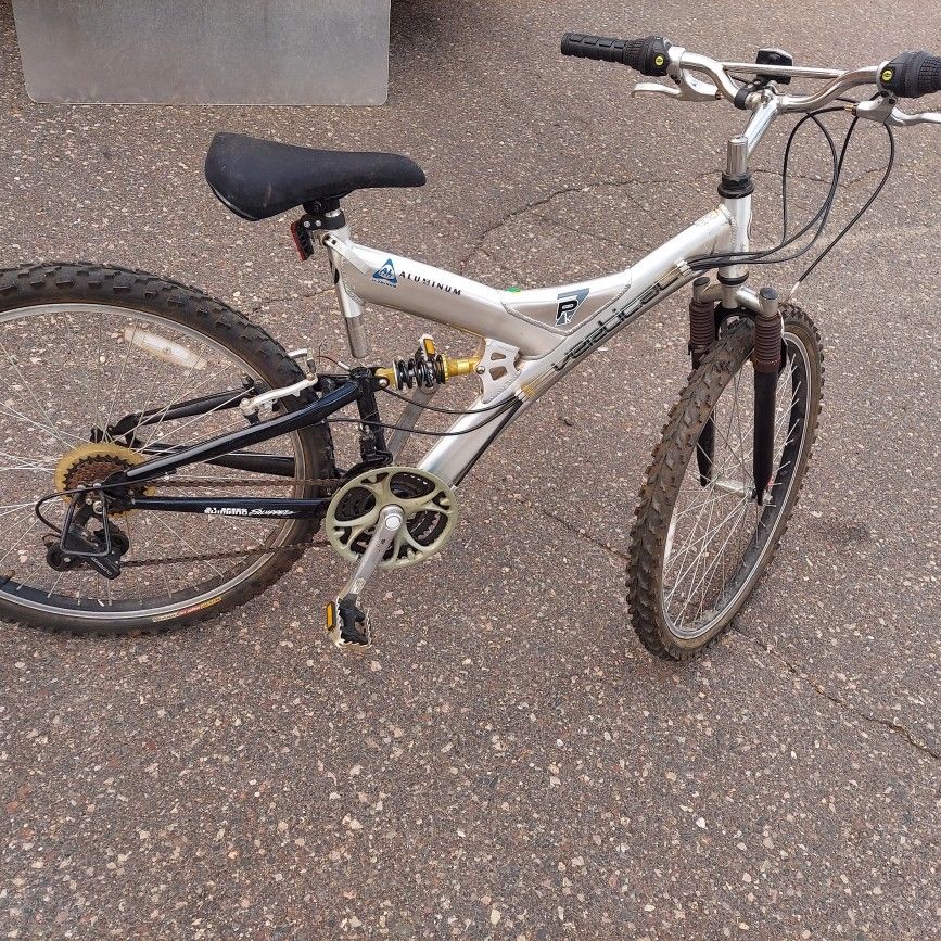 vertical mountain bike